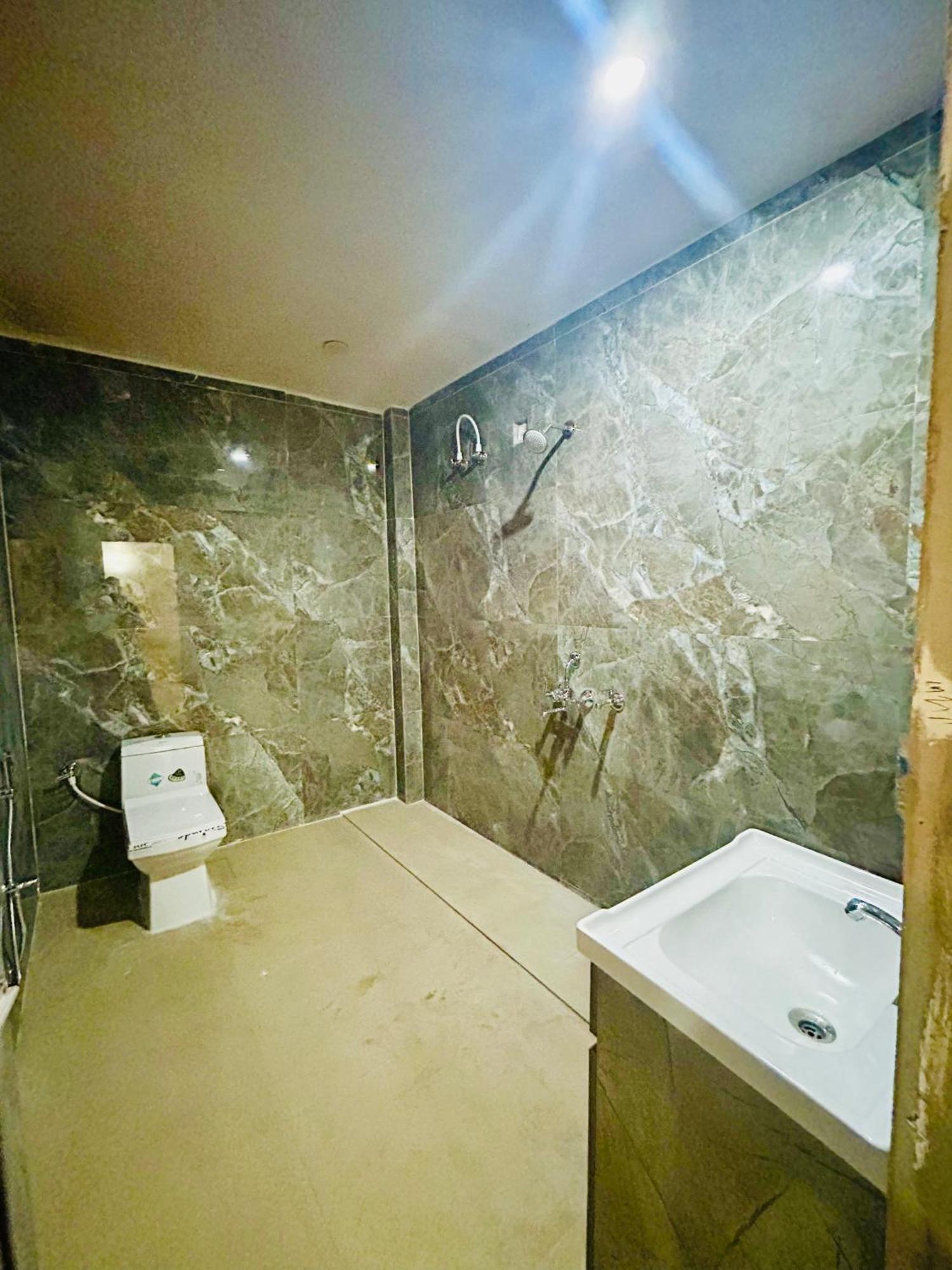Sainik Guest House 500Mtr From Medanta Hospital 勒克瑙 外观 照片